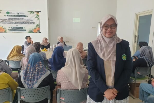 Dosen Farmasi UIN Malang Dampingi Warga Tlekung Ubah Kulit Jeruk Jadi Produk Bernilai