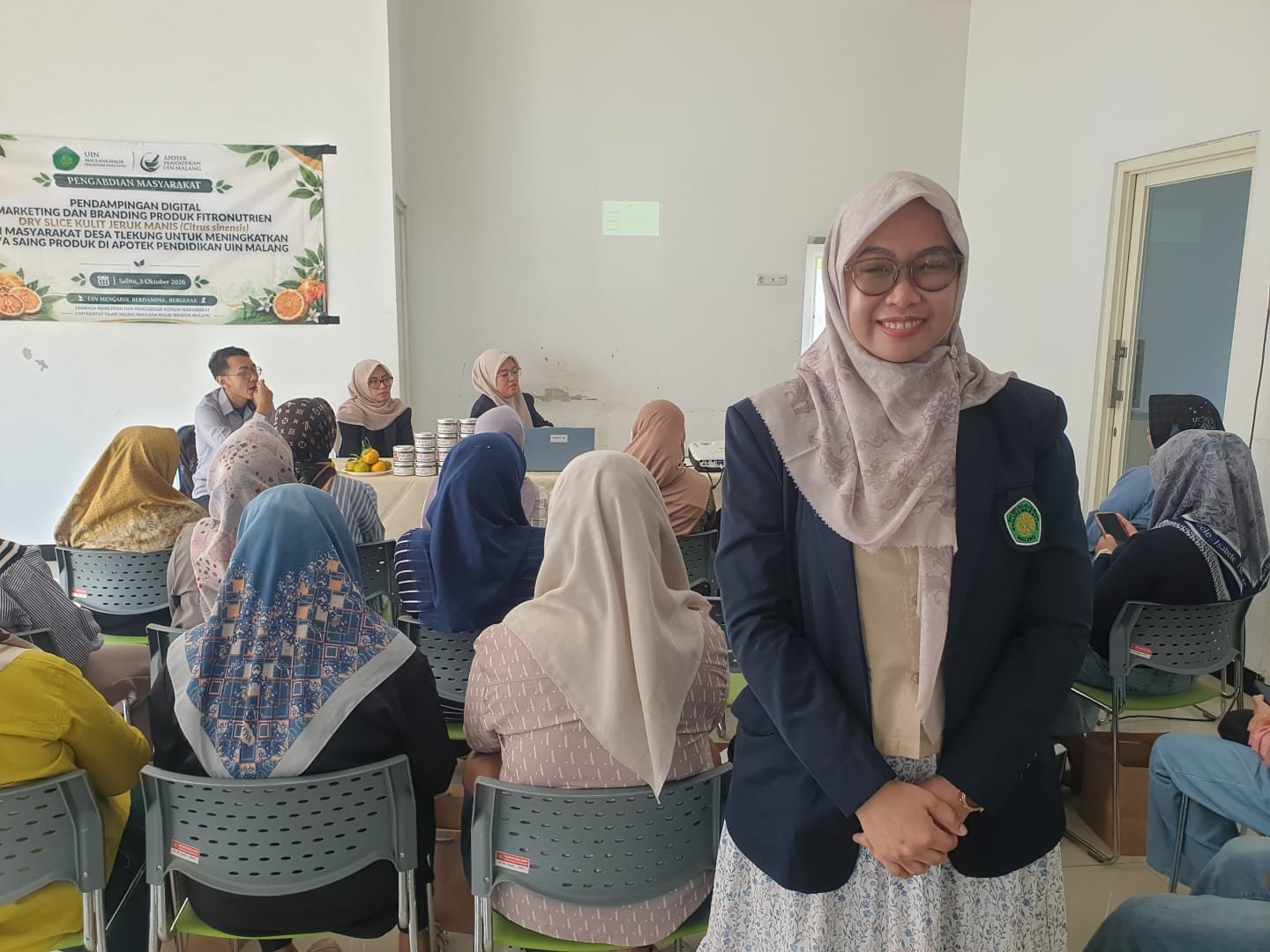 Dosen Farmasi UIN Malang Dampingi Warga Tlekung Ubah Kulit Jeruk Jadi Produk Bernilai